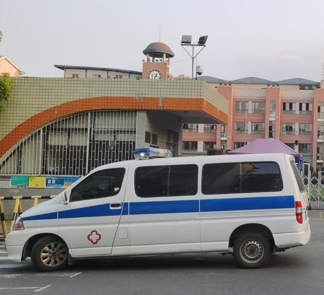 海丰救护车出租护送骨折病人一公里多少钱